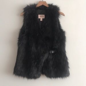NWOT Forever 21 Furry Black Vest Size M